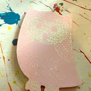 Pink owl wall decoration